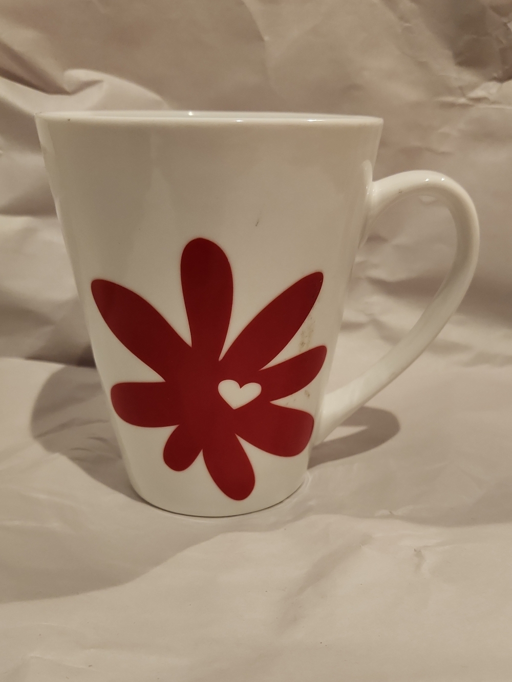 Starbucks Red Flower Daisy 13 ounce Coffee Mug with Heart 2014